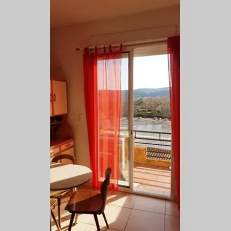 Joli Appartement, Terrasse Plein Sud Roquebrun Exterior photo